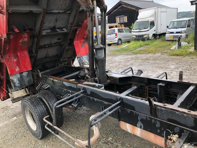 コンドル 　土砂禁ダンプ　１５立米　片開き　煤焼き無　最大積載量：２，３００ｋｇ　走行距離：３１万ｋｍ　新明和：ＤＲ４（24枚目）