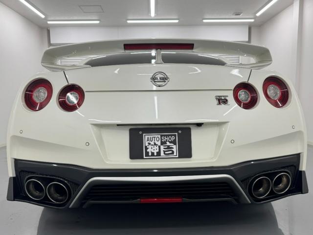 NISSAN GT-R PURE EDITION