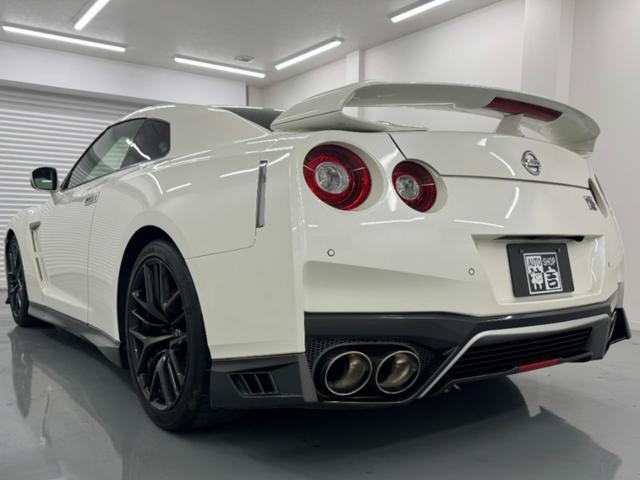NISSAN GT-R PURE EDITION