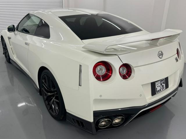 NISSAN GT-R PURE EDITION