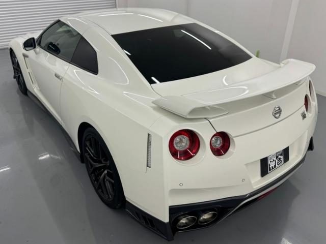 NISSAN GT-R PURE EDITION