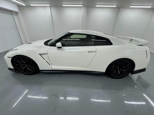 NISSAN GT-R PURE EDITION