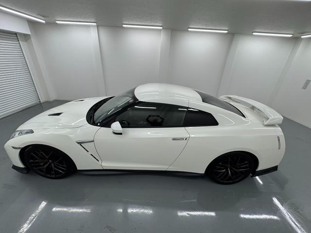 NISSAN GT-R PURE EDITION