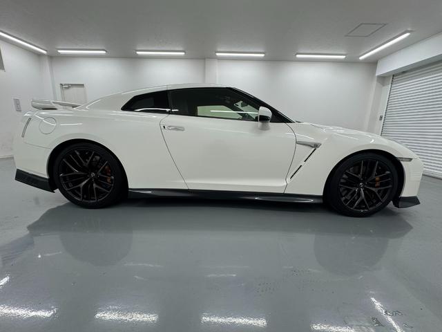NISSAN GT-R PURE EDITION