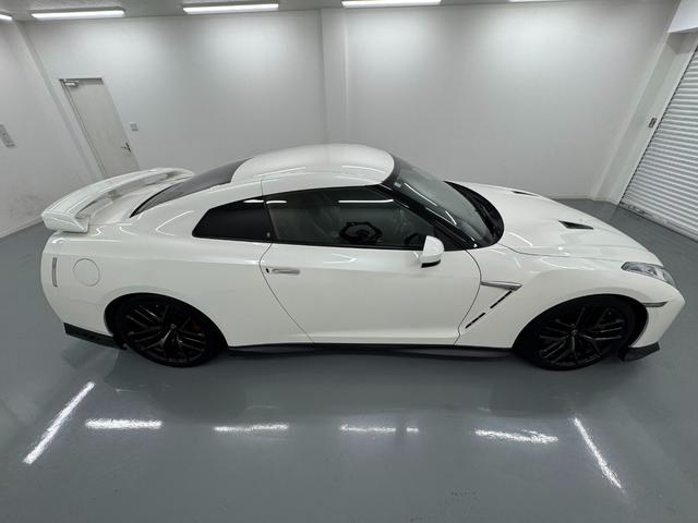 NISSAN GT-R PURE EDITION