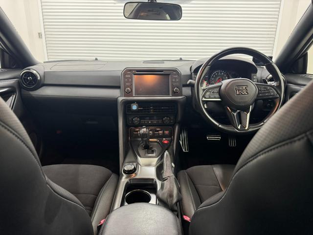 NISSAN GT-R PURE EDITION