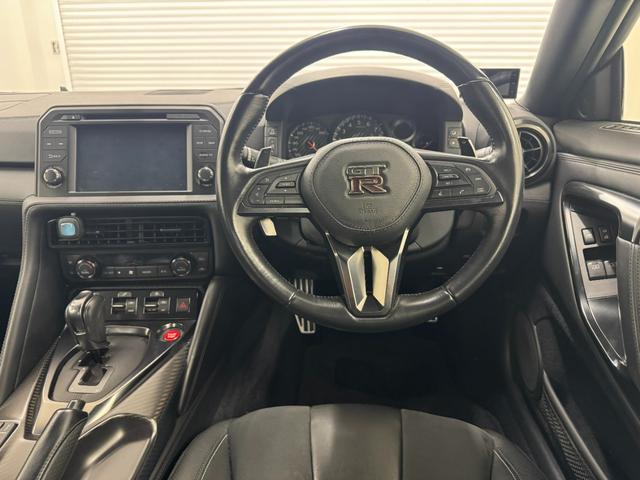 NISSAN GT-R PURE EDITION