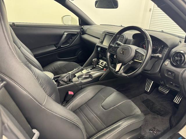 NISSAN GT-R PURE EDITION