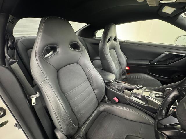 NISSAN GT-R PURE EDITION