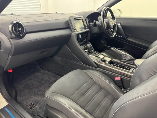 NISSAN GT-R PURE EDITION