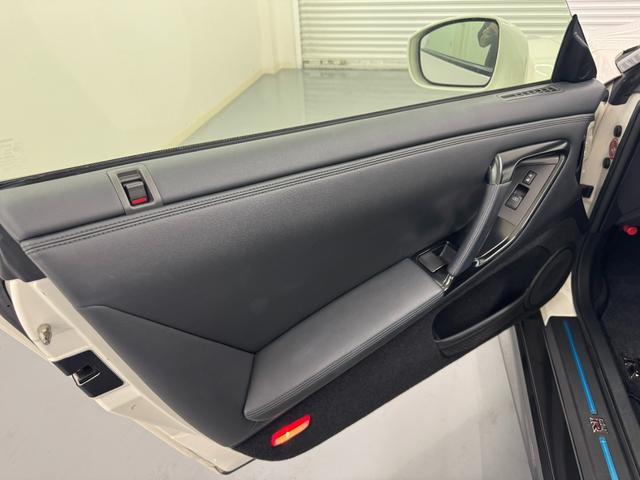 NISSAN GT-R PURE EDITION