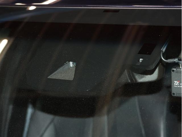 クラウンハイブリッド G-エグゼクティブ 革シート フルセグ メモリーナビ DVD再生 バックカメラ 衝突被害軽減システム ETC LEDヘッドランプ 車線逸脱装置 オートマチックハイビーム ステアリングヒーター(6枚目)