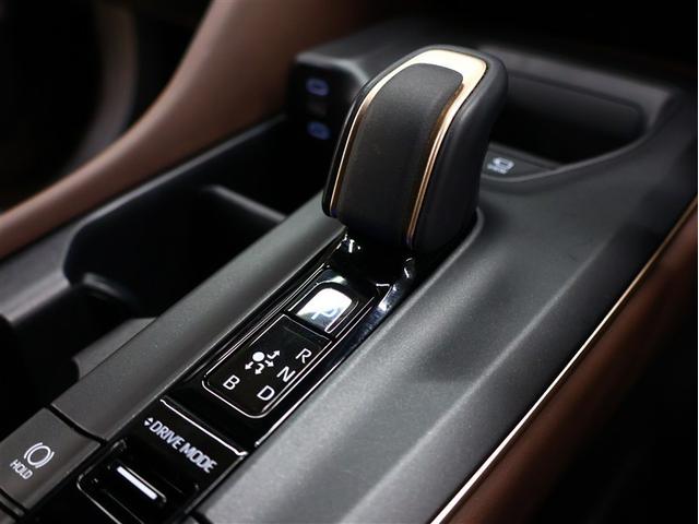 クラウンクロスオーバー Gアドバンスド 革シート 4WD フルセグ バックカメラ 衝突被害軽減システム ETC ドラレコ LEDヘッドランプ 車線逸脱装置 オートマチックハイビーム ブラインドスポットモニター パノラミックビューモニター(27枚目)