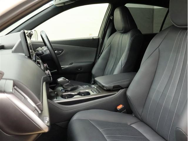 クラウンハイブリッド ＲＳ　リミテッドＩＩ　革シート　フルセグ　メモリーナビ　ＤＶＤ再生　バックカメラ　衝突被害軽減システム　ＥＴＣ　ＬＥＤヘッドランプ　車線逸脱装置　オートマチックハイビーム（18枚目）