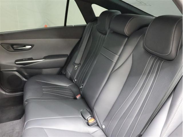 クラウンハイブリッド ＲＳ　リミテッドＩＩ　革シート　フルセグ　メモリーナビ　ＤＶＤ再生　バックカメラ　衝突被害軽減システム　ＥＴＣ　ＬＥＤヘッドランプ　車線逸脱装置　オートマチックハイビーム（19枚目）