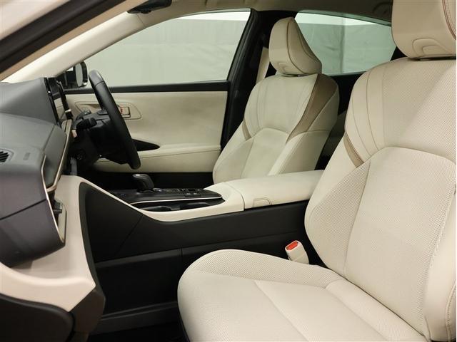 クラウンクロスオーバー Ｇアドバンスド　革シート　４ＷＤ　フルセグ　バックカメラ　衝突被害軽減システム　ＥＴＣ　ドラレコ　ＬＥＤヘッドランプ　フルエアロ（19枚目）