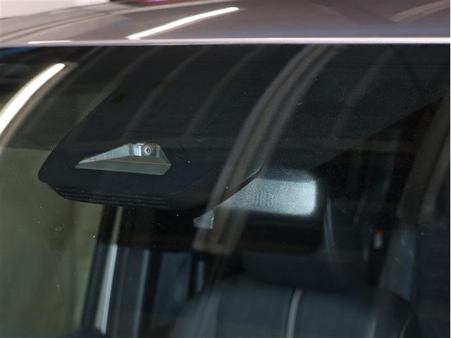 ノア ハイブリッドＳ－Ｚ　フルセグ　メモリーナビ　ＤＶＤ再生　バックカメラ　衝突被害軽減システム　ＥＴＣ　両側電動スライド　ＬＥＤヘッドランプ　乗車定員７人　３列シート（6枚目）