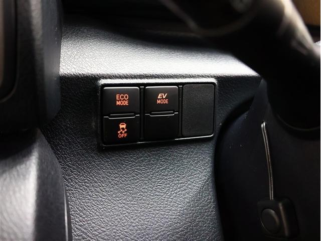 シエンタ ハイブリッドＧ　クエロ　フルセグ　メモリーナビ　ＤＶＤ再生　バックカメラ　衝突被害軽減システム　ＥＴＣ　両側電動スライド　ＬＥＤヘッドランプ　ウオークスルー　乗車定員７人　３列シート（25枚目）