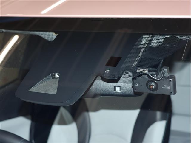 プリウス Ａプレミアム　革シート　サンルーフ　フルセグ　メモリーナビ　ＤＶＤ再生　バックカメラ　衝突被害軽減システム　ＥＴＣ　ＬＥＤヘッドランプ（7枚目）