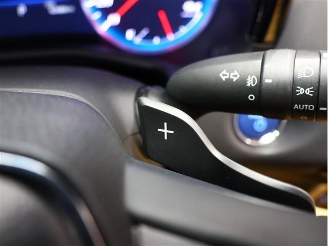 クラウンハイブリッド ＲＳアドバンス　革シート　サンルーフ　フルセグ　メモリーナビ　ＤＶＤ再生　バックカメラ　衝突被害軽減システム　ＥＴＣ　ＬＥＤヘッドランプ（32枚目）