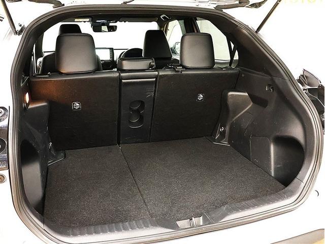 ヤリスクロス ハイブリッドＺ　メモリーナビ　ＤＶＤ再生　バックカメラ　衝突被害軽減システム　ＥＴＣ　ドラレコ　ＬＥＤヘッドランプ　シートヒーター　ステアリングヒーター　パノラミックビューモニター　ブラインドスポットモニター（29枚目）