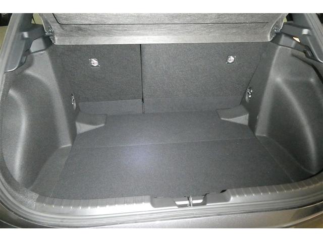 カローラスポーツ ハイブリッドＧ　衝突被害軽減ブレーキ　Ｂカメラ　ＬＥＤヘッドライト　メモリーナビ　ＥＴＣ　オートエアコン　ミュージックプレイヤー接続可　スマートキー　キーレス　盗難防止装置　ＡＢＳ　クルーズコントロール　先進ライト（14枚目）