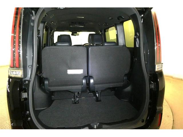 エスクァイア Gi LEDヘッドライト アルミ 両側パワースライドドア リアオートエアコン クルコン DVD ETC車載器 横滑防止装置 エアバッグ 助手席エアバッグ 4WD ABS キーフリー 3列シート ナビ&TV(18枚目)