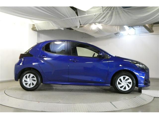 ヤリス ハイブリッドG アルミホイール サイドエアバッグ スマートキ ナビ Bモニター ETC車載器 横滑り防止装置 クルコン セキュリティアラーム メディアプレイヤー接続 パワステ メモリーナビゲーション キーフリー(5枚目)