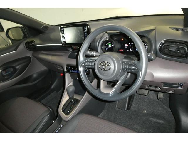 ヤリス ハイブリッドG アルミホイール サイドエアバッグ スマートキ ナビ Bモニター ETC車載器 横滑り防止装置 クルコン セキュリティアラーム メディアプレイヤー接続 パワステ メモリーナビゲーション キーフリー(11枚目)