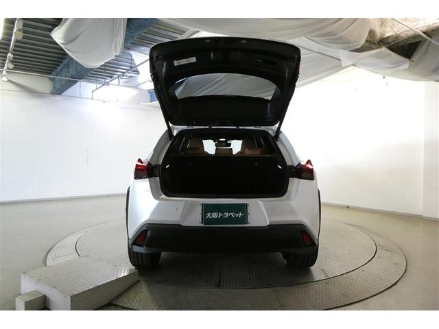 ＵＸ ＵＸ２００　バージョンＬ　ミュージックプレイヤー接続可　本革　衝突被害軽減ブレーキ　オートクルーズコントロール　パワーシート　オートエアコン　アルミホイール　メモリーナビ　Ｂカメラ　ＬＥＤ　ＥＴＣ　キーレス　スマートキー（9枚目）