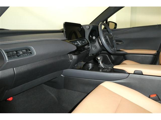 ＵＸ ＵＸ２００　バージョンＬ　ミュージックプレイヤー接続可　本革　衝突被害軽減ブレーキ　オートクルーズコントロール　パワーシート　オートエアコン　アルミホイール　メモリーナビ　Ｂカメラ　ＬＥＤ　ＥＴＣ　キーレス　スマートキー（12枚目）