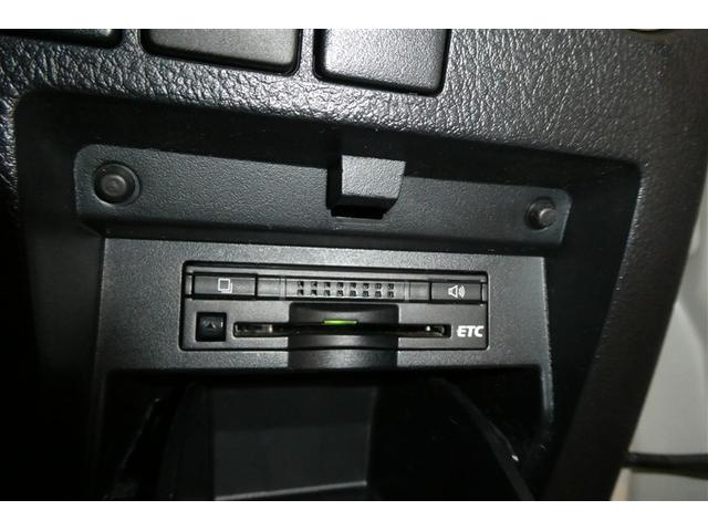 ヴェルファイア ２．５Ｚ　アルミホイル　地デジ　エアロ　Ｂカメラ　ダブルエアコン　ＬＥＤライト　横滑り防止装置付き　ムーンルーフ　フルフラット　スマートエントリー　ＥＴＣ　ＤＶＤ　キーレスエントリー　ＡＡＣ　メモリーナビ（28枚目）