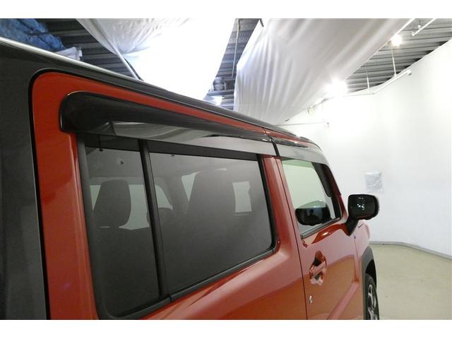 こちらの「サイドバイザー」。　雨の日でも少し窓を開けて換気が可能です。