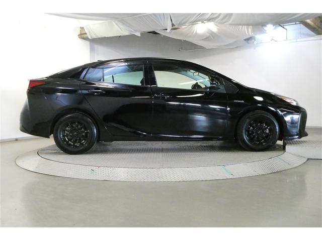 プリウス Ｓ　ＤＶＤ再生機能　ＥＳＣ　スマートキ－　地デジ　メモリーナビゲーション　ＬＥＤヘッドライト　ＥＴＣ車載器　フルオートエアコン　クルーズコントロール　エアバッグ　イモビ　パワーウインドウ　ＰＳ　ＴＶナビ（5枚目）