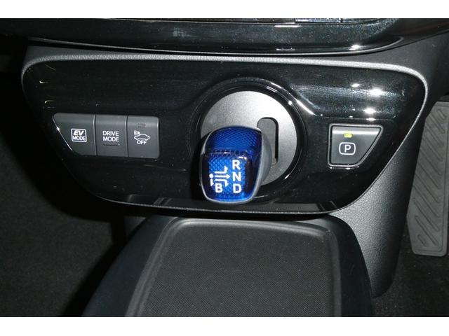 プリウス Ｓ　ＤＶＤ再生機能　ＥＳＣ　スマートキ－　地デジ　メモリーナビゲーション　ＬＥＤヘッドライト　ＥＴＣ車載器　フルオートエアコン　クルーズコントロール　エアバッグ　イモビ　パワーウインドウ　ＰＳ　ＴＶナビ（22枚目）