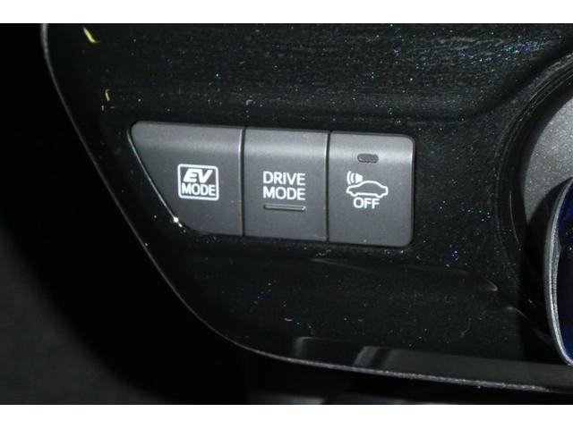 プリウス Ｓ　ＤＶＤ再生機能　ＥＳＣ　スマートキ－　地デジ　メモリーナビゲーション　ＬＥＤヘッドライト　ＥＴＣ車載器　フルオートエアコン　クルーズコントロール　エアバッグ　イモビ　パワーウインドウ　ＰＳ　ＴＶナビ（23枚目）