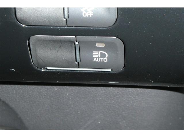 プリウス Ｓ　ＤＶＤ再生機能　ＥＳＣ　スマートキ－　地デジ　メモリーナビゲーション　ＬＥＤヘッドライト　ＥＴＣ車載器　フルオートエアコン　クルーズコントロール　エアバッグ　イモビ　パワーウインドウ　ＰＳ　ＴＶナビ（27枚目）