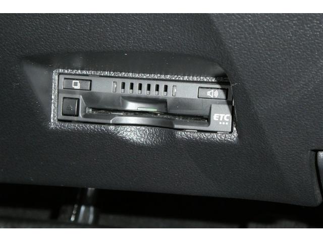 プリウス Ｓ　ＤＶＤ再生機能　ＥＳＣ　スマートキ－　地デジ　メモリーナビゲーション　ＬＥＤヘッドライト　ＥＴＣ車載器　フルオートエアコン　クルーズコントロール　エアバッグ　イモビ　パワーウインドウ　ＰＳ　ＴＶナビ（28枚目）