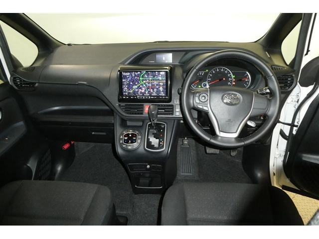 ノア Ｇ　ＬＥＤライト　ＴＳＳ　両側ＰＳＤ　ＥＴＣ車載器　オートエアコン　デュアルエアバック　ナビＴＶ　エアバッグ　ＤＶＤ再生　キーレス　アルミホイール　盗難防止装置　メモリーナビ　横滑り防止　ＡＢＳ　４ＷＤ（17枚目）