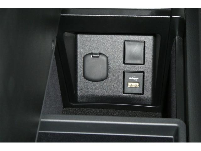 クラウンクロスオーバー Ｇアドバンスド・レザーパッケージ　ＴＳＳ　レザー　フルセグＴＶ　ナビＴＶ　パワーシート　ＬＥＤヘッドライト　クルーズコントロール　Ｂカメラ　ドライブレコーダ　オートエアコン　アルミホイル　ＥＴＣ付　横滑り防止装置　４ＷＤ　盗難防止装置（30枚目）