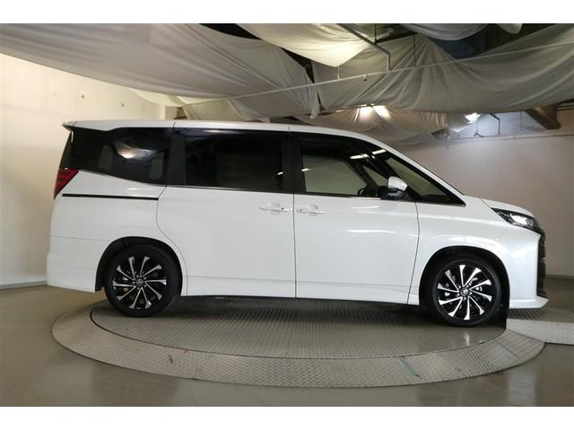 ノア Ｓ－Ｚ　アルミホイール　デュアルエアコン　クルーズコントロール　盗難防止装置　ＬＥＤライト　両側自動ドア　メモリーナビ　キーレス　横滑り防止　ナビＴＶ　三列シート　ＤＶＤ再生　ミュージックプレイヤー接続可（5枚目）