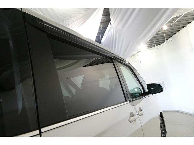 ノア Ｓ－Ｚ　アルミホイール　デュアルエアコン　クルーズコントロール　盗難防止装置　ＬＥＤライト　両側自動ドア　メモリーナビ　キーレス　横滑り防止　ナビＴＶ　三列シート　ＤＶＤ再生　ミュージックプレイヤー接続可（24枚目）