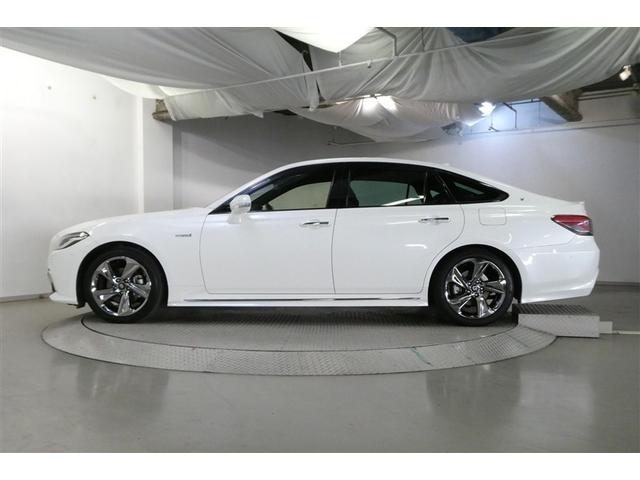 クラウンハイブリッド ＲＳアドバンス　地デジ　衝突被害軽減装置　エアロ　黒革シート　ＬＥＤヘットライト　後カメラ　クルコン　ＡＣ　Ｐシート　エアバッグ　ナビＴＶ　セキュリティーアラーム　１００Ｖ充電　キーフリー　スマートキ　メモリナビ（4枚目）