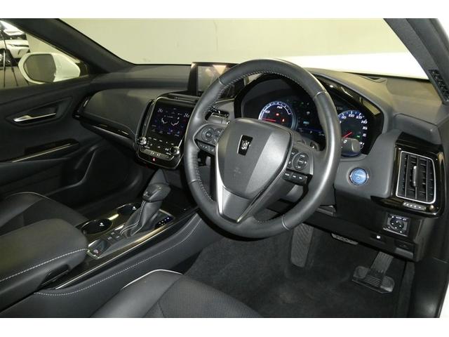 クラウンハイブリッド ＲＳアドバンス　地デジ　衝突被害軽減装置　エアロ　黒革シート　ＬＥＤヘットライト　後カメラ　クルコン　ＡＣ　Ｐシート　エアバッグ　ナビＴＶ　セキュリティーアラーム　１００Ｖ充電　キーフリー　スマートキ　メモリナビ（11枚目）