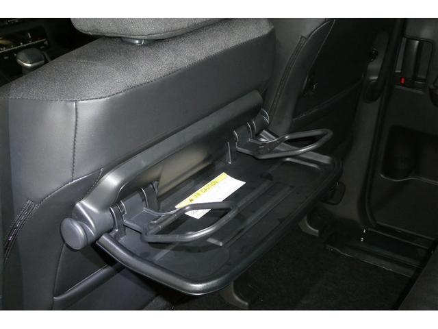 ヴォクシー Ｓ－Ｇ　リアクーラー　両側Ｐスライドドア　寒冷地　横滑防止　衝突回避システム　Ｂカメラ　アルミホイール　ＬＥＤ　３列シート　ＤＶＤ再生　フルセグＴＶ　ミュージックプレイヤー接続可　エアコン　ＥＴＣ　４ＷＤ（13枚目）