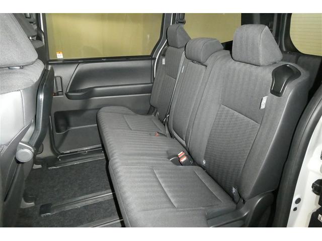 ヴォクシー Ｓ－Ｇ　リアクーラー　両側Ｐスライドドア　寒冷地　横滑防止　衝突回避システム　Ｂカメラ　アルミホイール　ＬＥＤ　３列シート　ＤＶＤ再生　フルセグＴＶ　ミュージックプレイヤー接続可　エアコン　ＥＴＣ　４ＷＤ（14枚目）