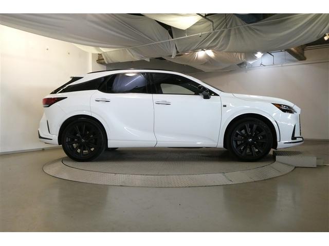 ＲＸ ＲＸ５００ｈ　Ｆスポーツパフォーマンス　プリクラッシュセーフティ　フルセグテレビ　Ｂカメラ　ＬＥＤ　エアコン　レザーシート　ＡＷ　ミュージックプレイヤー接続可　ＥＴＣ　オートクルーズ　パワーウィンド　インテリキー　盗難防止システム　ナビＴＶ（5枚目）