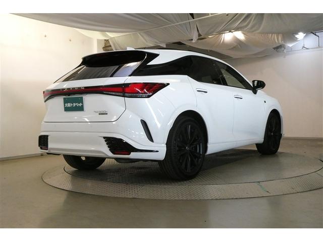 ＲＸ ＲＸ５００ｈ　Ｆスポーツパフォーマンス　プリクラッシュセーフティ　フルセグテレビ　Ｂカメラ　ＬＥＤ　エアコン　レザーシート　ＡＷ　ミュージックプレイヤー接続可　ＥＴＣ　オートクルーズ　パワーウィンド　インテリキー　盗難防止システム　ナビＴＶ（8枚目）