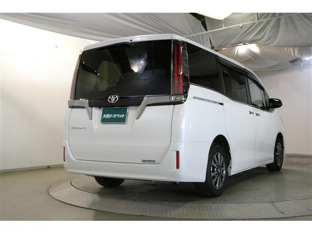 エスクァイア Ｇｉ　プレミアムパッケージ　ブラックテーラード　衝突軽減　盗難防止システム　フルフラット　３列　スマキー　ＤＶＤ再生　ＬＥＤライト　キーフリー　オートクルーズコントロール　アイドリングストップ　横滑り防止機能　エアバッグ　オートエアコン　ＡＢＳ（8枚目）