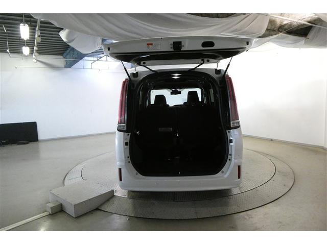 エスクァイア Ｇｉ　プレミアムパッケージ　ブラックテーラード　衝突軽減　盗難防止システム　フルフラット　３列　スマキー　ＤＶＤ再生　ＬＥＤライト　キーフリー　オートクルーズコントロール　アイドリングストップ　横滑り防止機能　エアバッグ　オートエアコン　ＡＢＳ（9枚目）